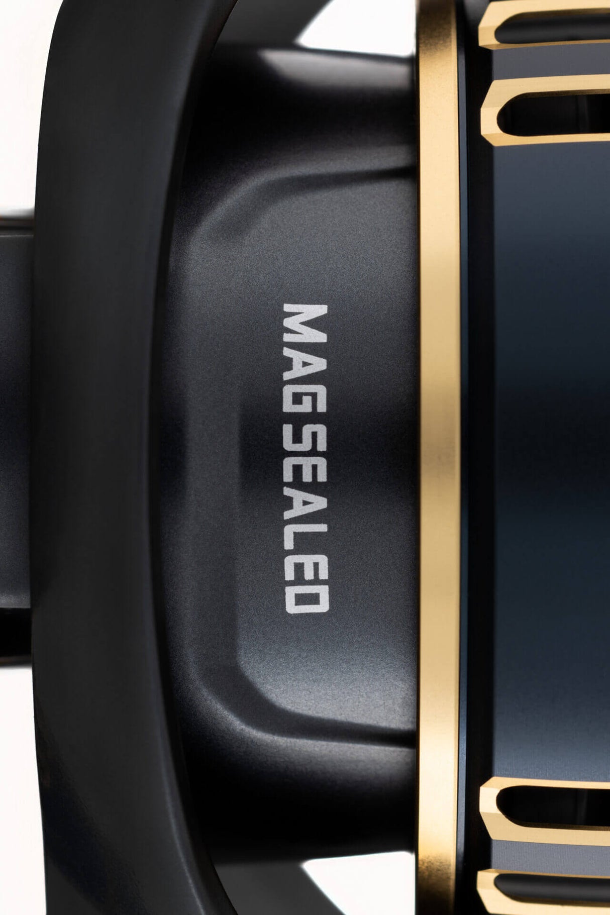 Daiwa 25 Saltiga (G) Spin Reel