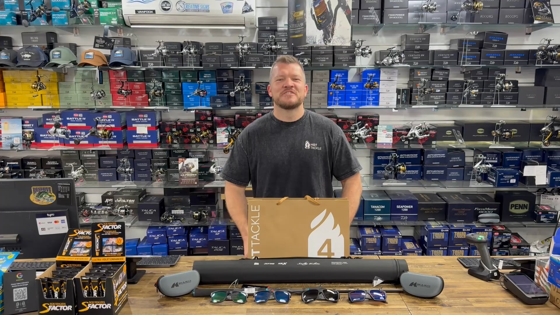 Mako Sunglasses Showbag